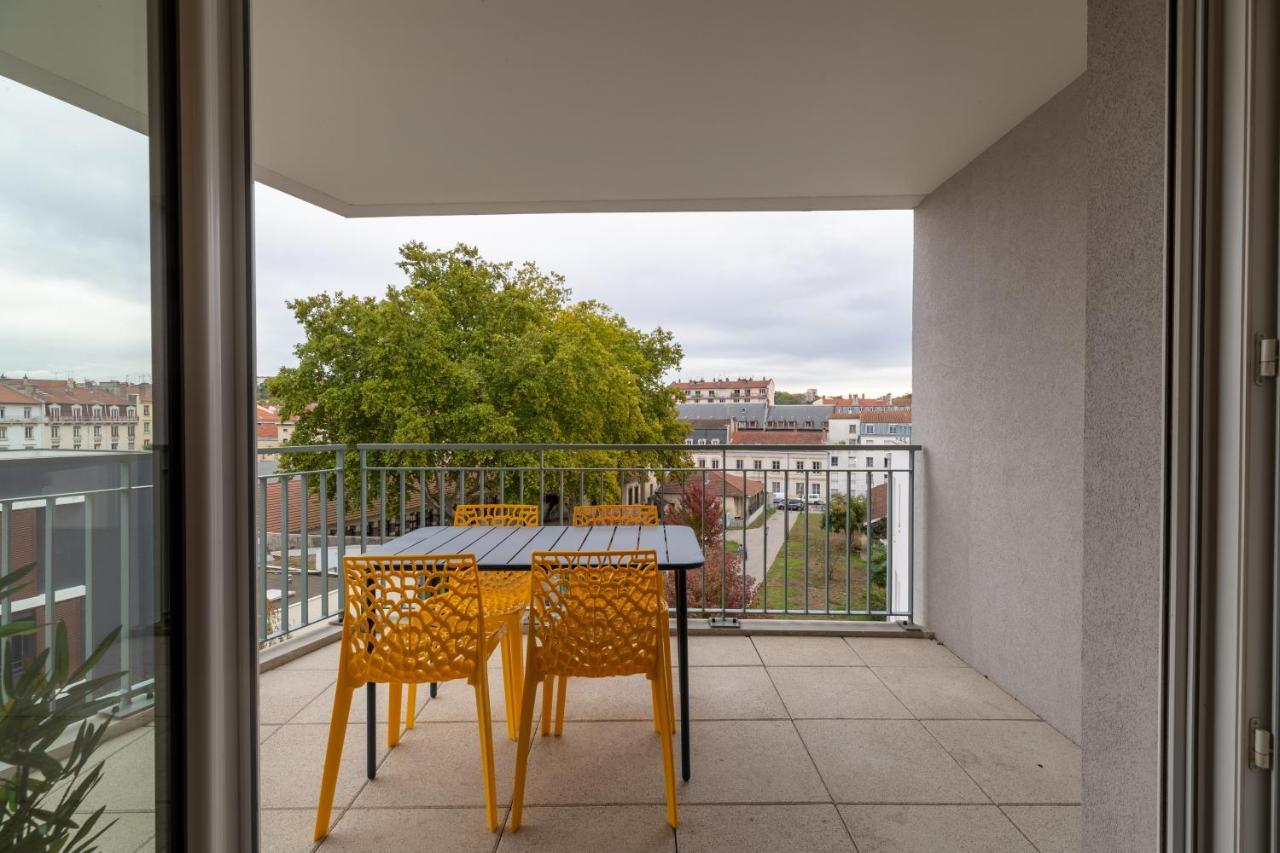 Be My Home - Les Mots Bleus Lyon Exterior foto